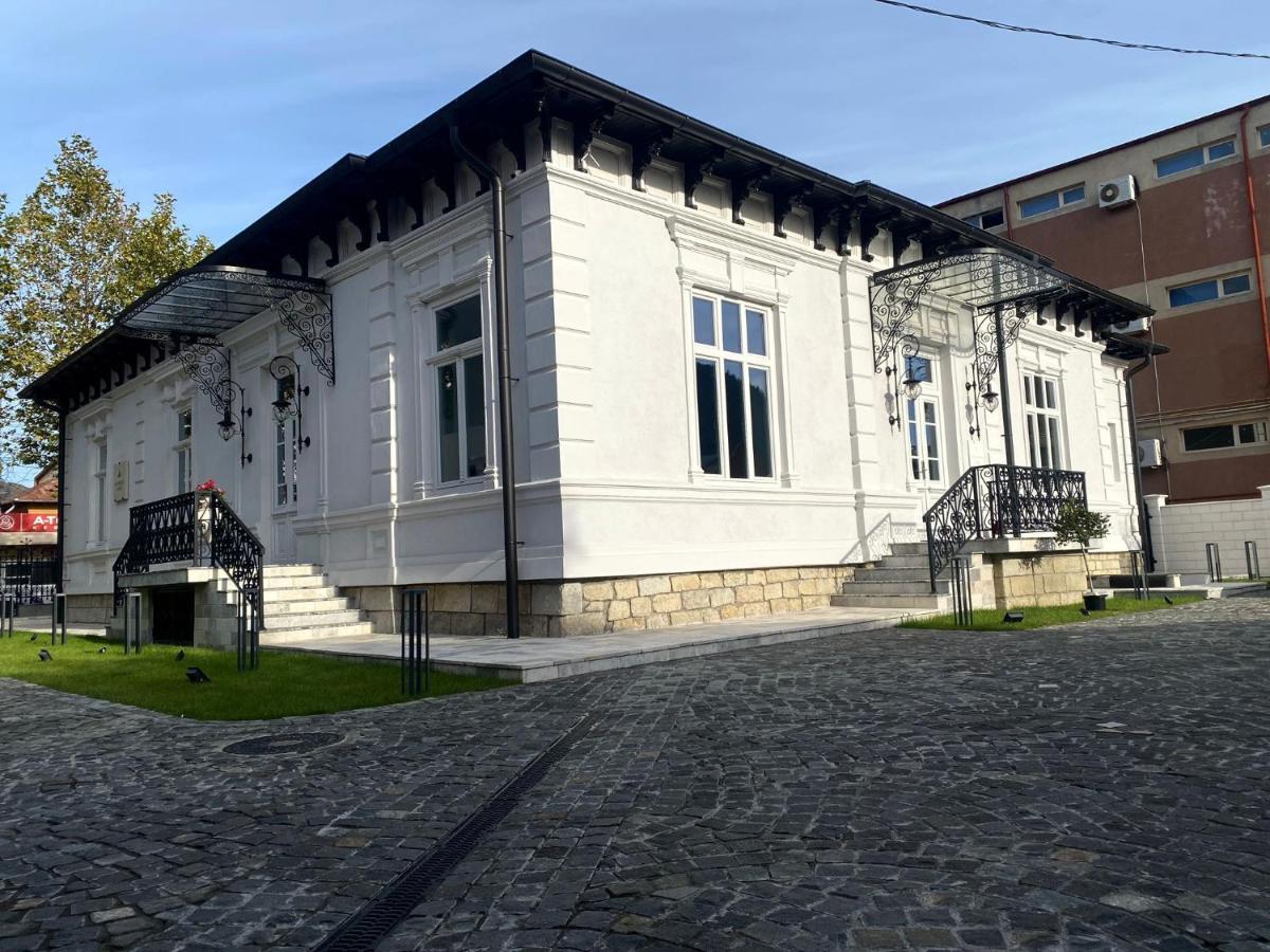 Augsburg Apart Piatra Neamţ Екстериор снимка