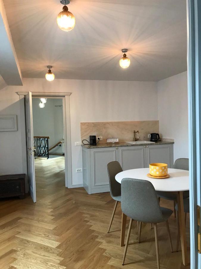Augsburg Apart Piatra Neamţ Екстериор снимка