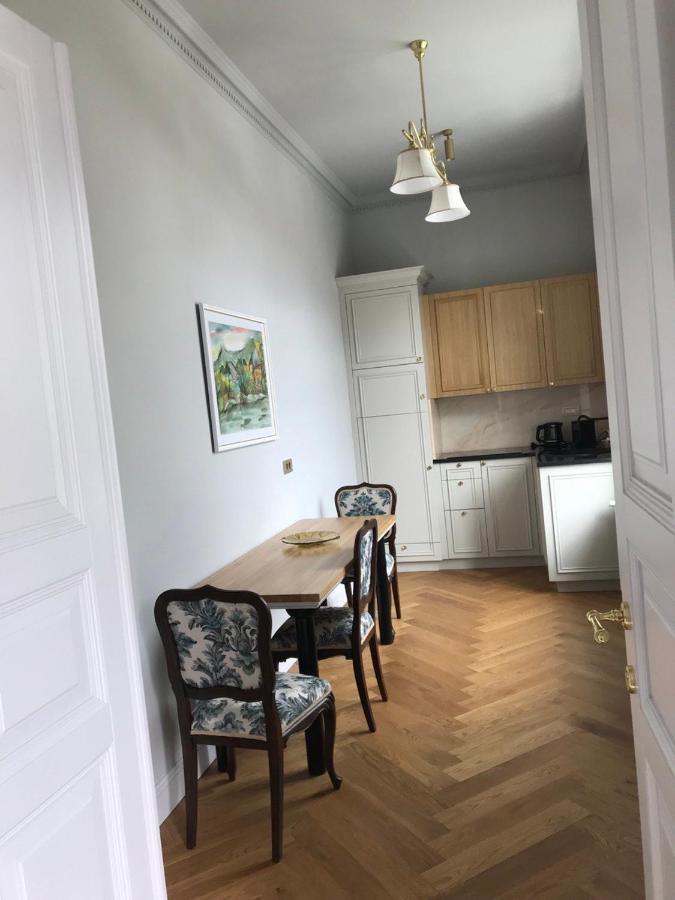 Augsburg Apart Piatra Neamţ Екстериор снимка