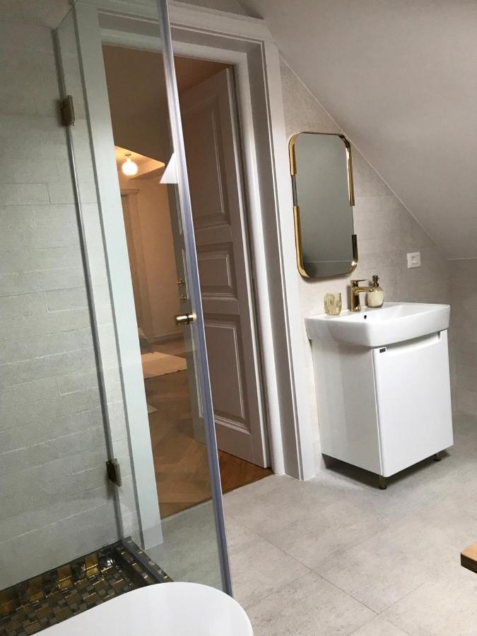Augsburg Apart Piatra Neamţ Екстериор снимка
