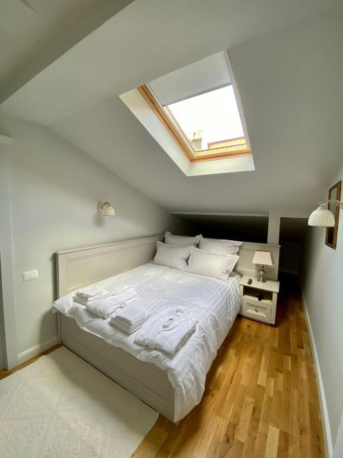 Augsburg Apart Piatra Neamţ Екстериор снимка