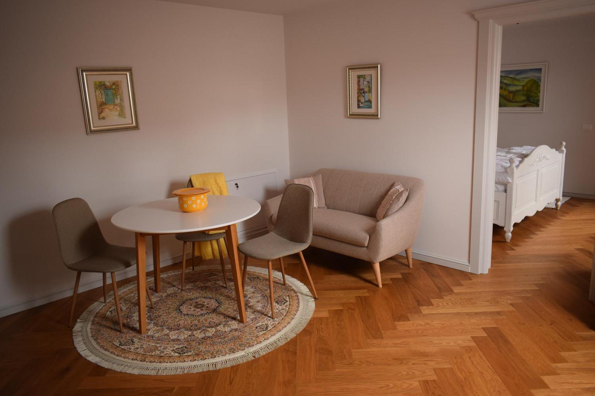 Augsburg Apart Piatra Neamţ Екстериор снимка
