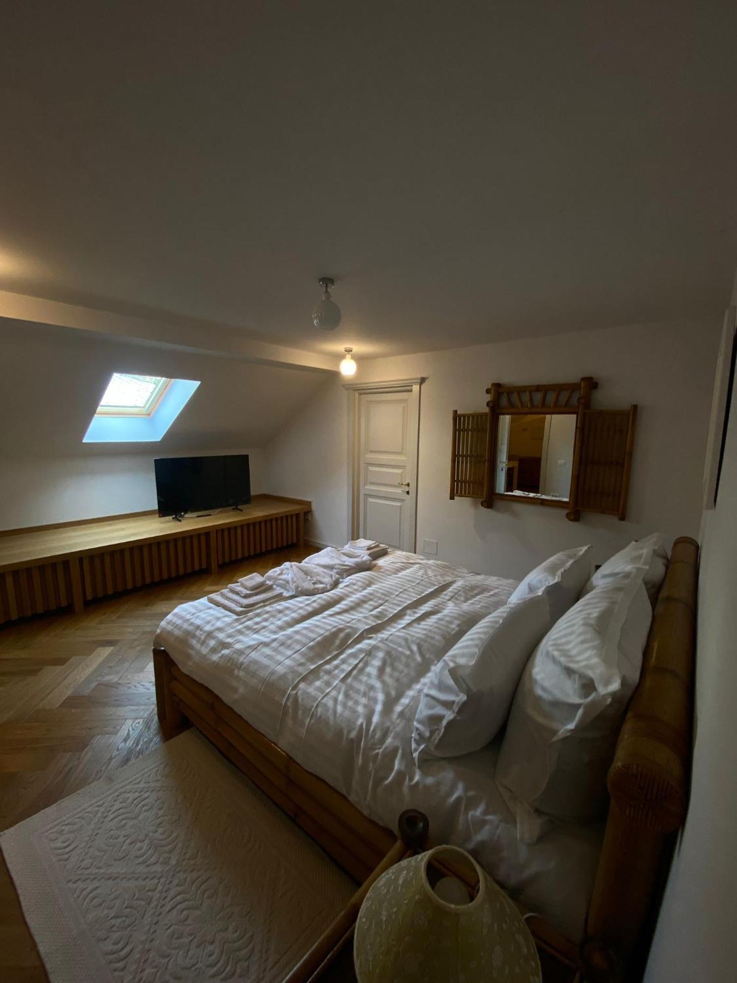 Augsburg Apart Piatra Neamţ Екстериор снимка