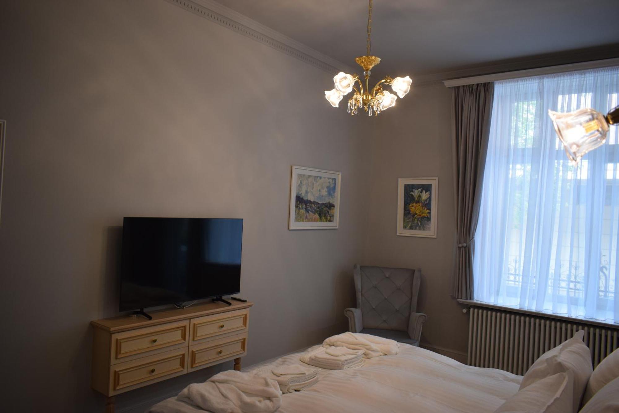 Augsburg Apart Piatra Neamţ Екстериор снимка