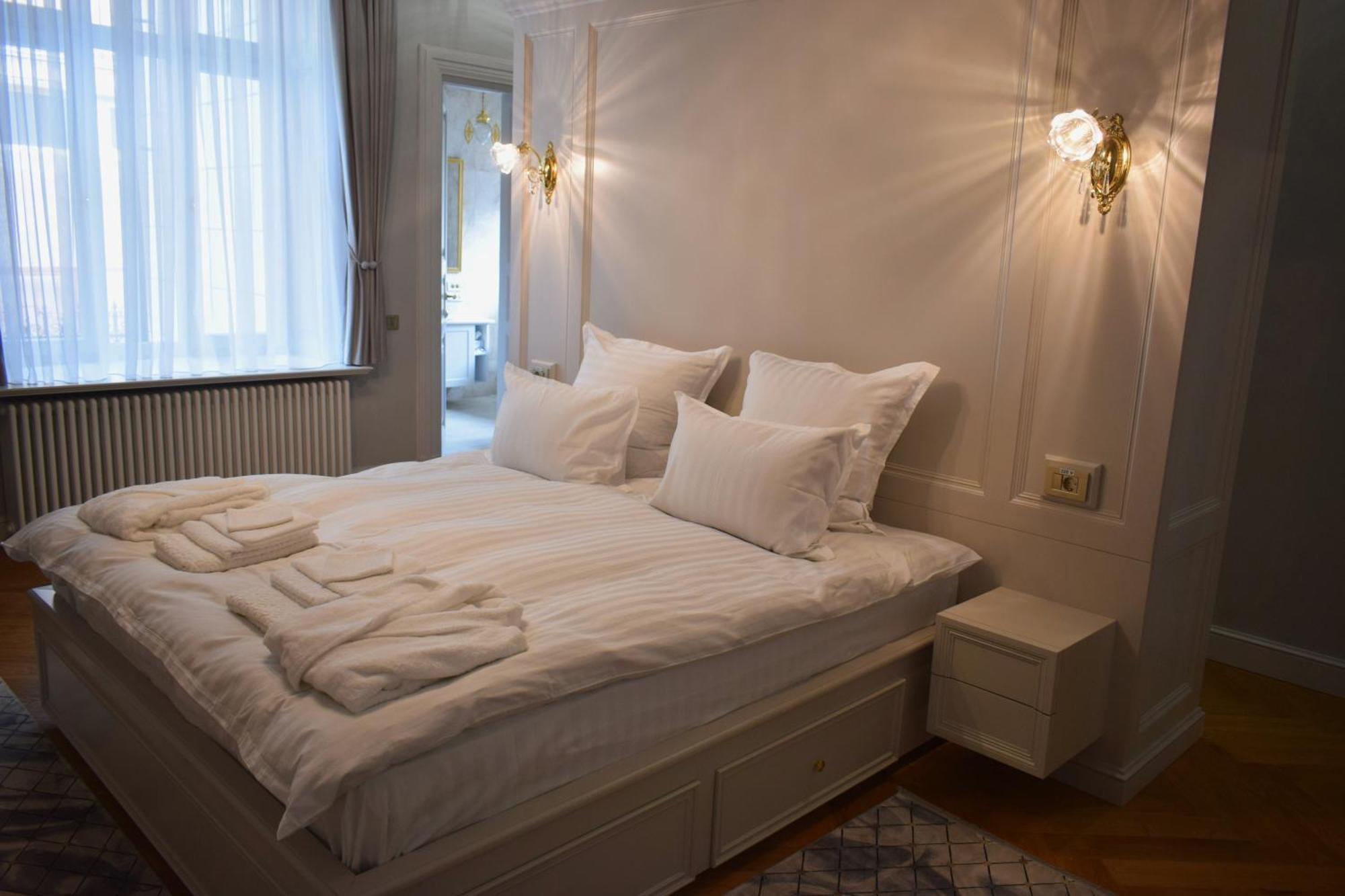 Augsburg Apart Piatra Neamţ Екстериор снимка